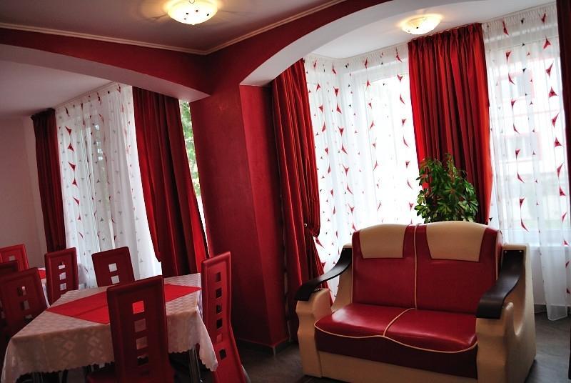 Pensiunea D&D Fagaras Exterior photo
