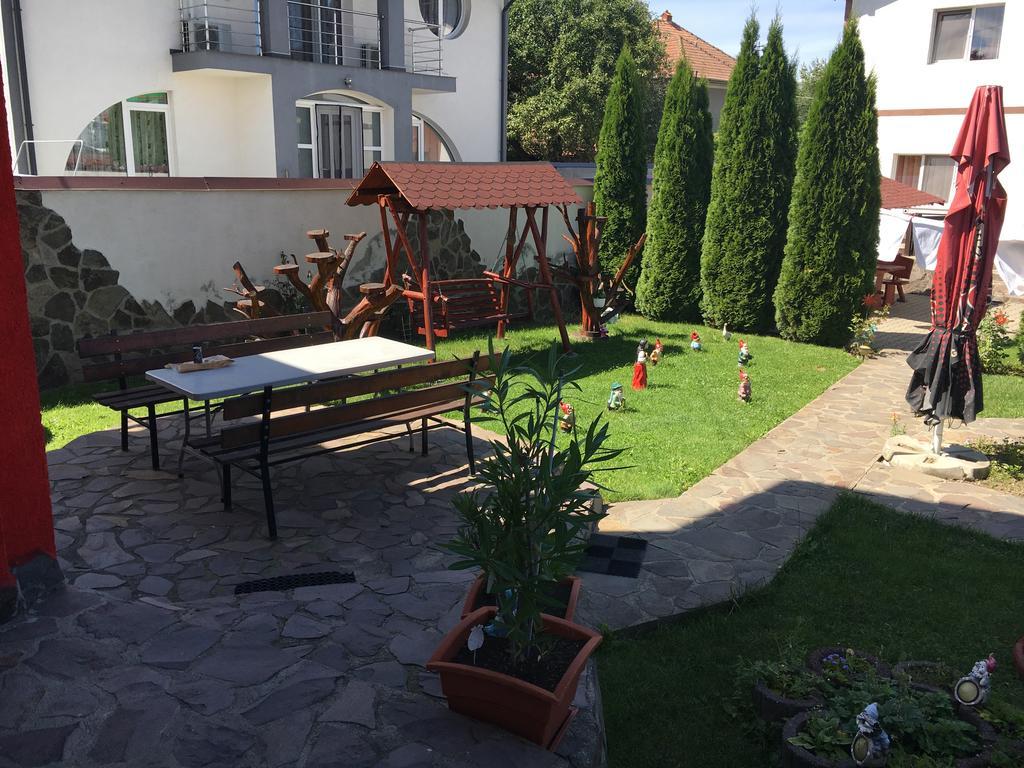 Pensiunea D&D Fagaras Exterior photo